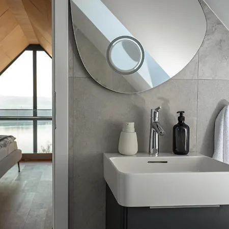 233 Зебегень